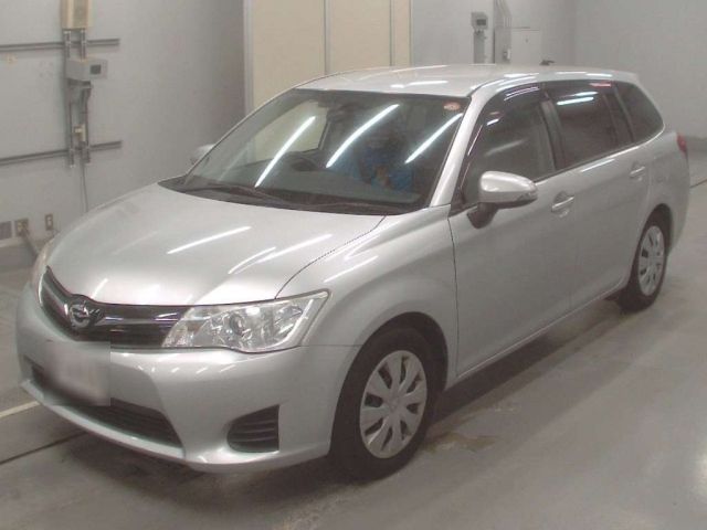 30592 Toyota Corolla fielder NZE161G 2013 г. (CAA Tokyo)